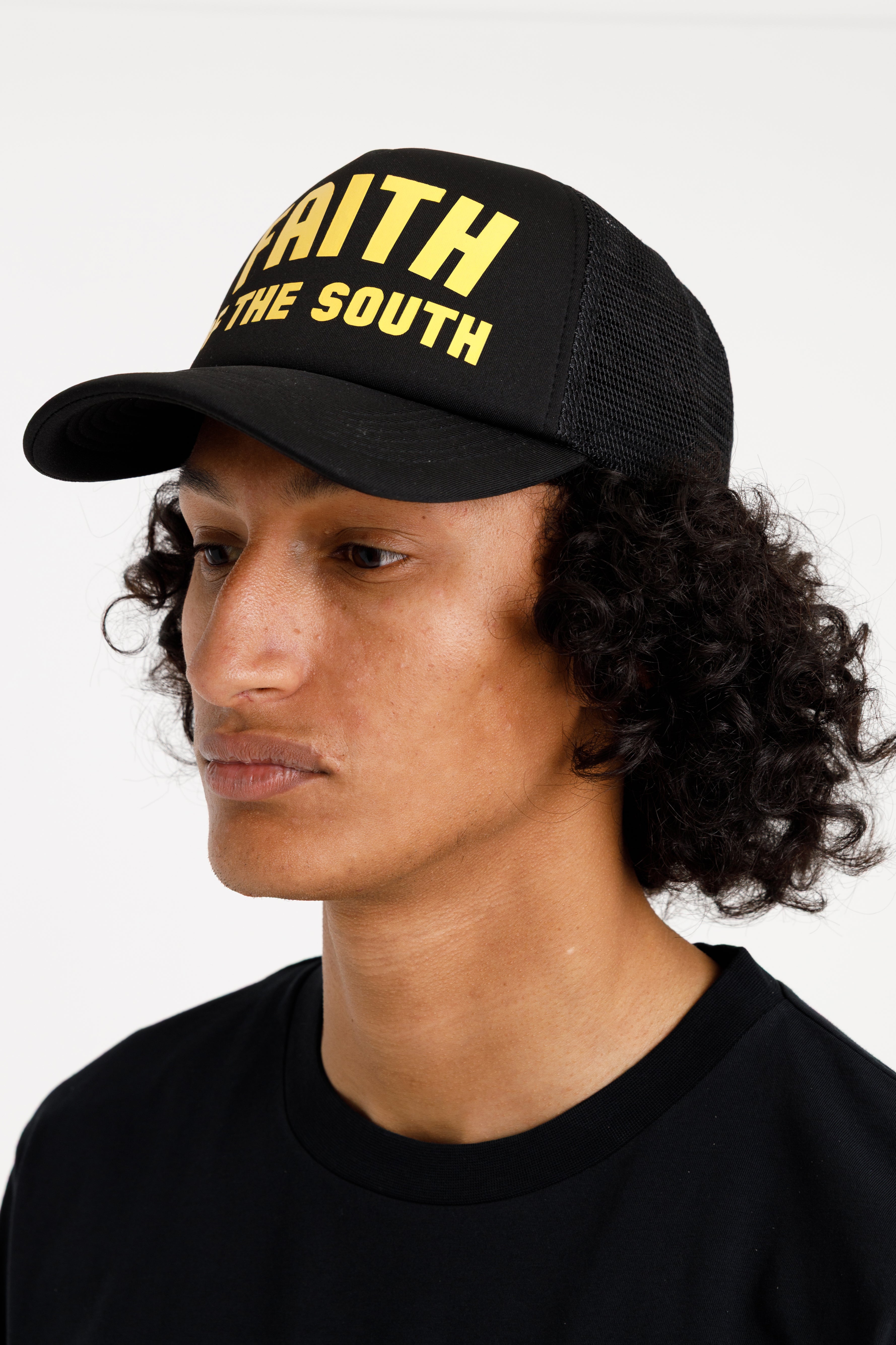 GORRA DE CAMIONERO BLACK FAITH