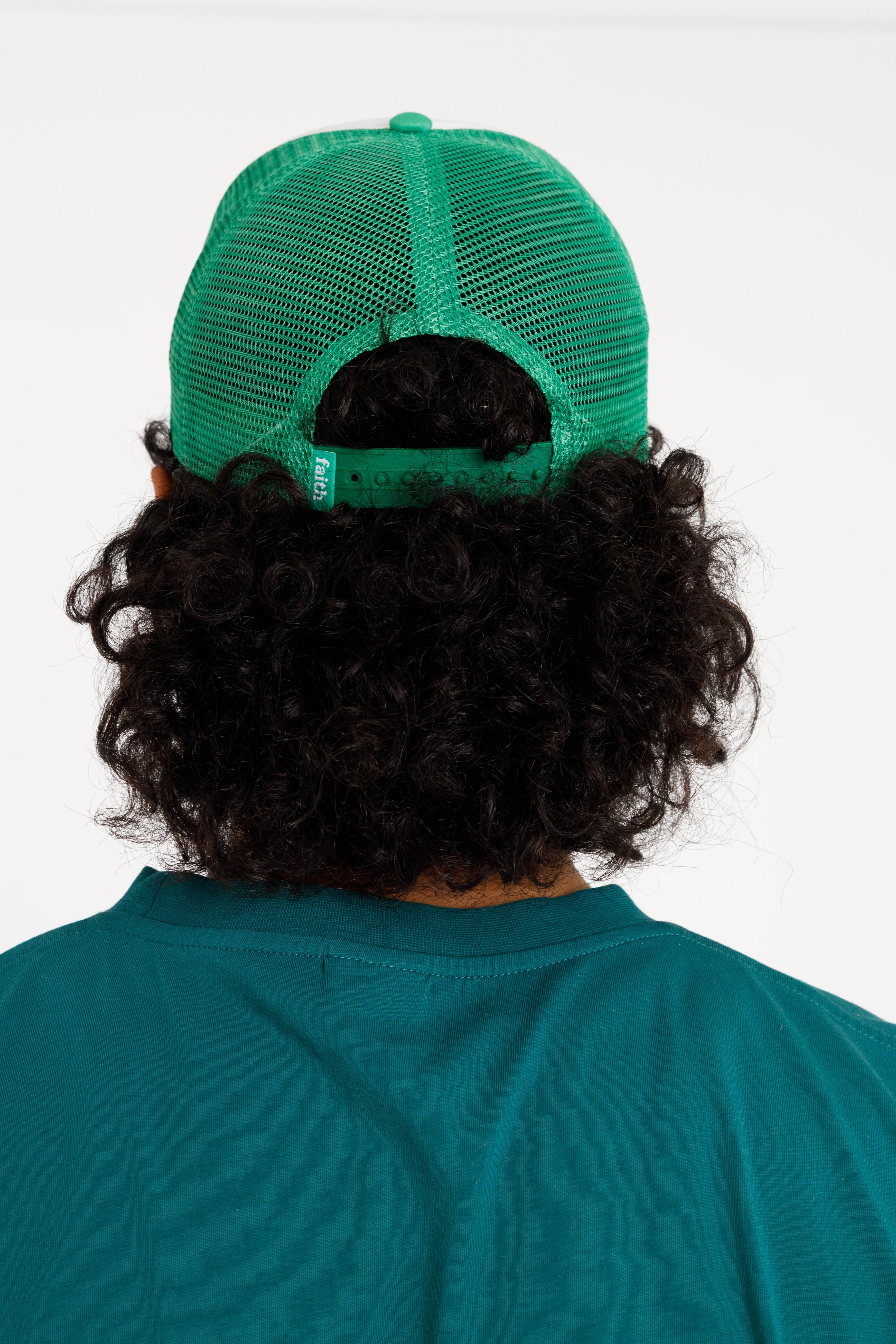 OUTDOORS TRUCKER CAP