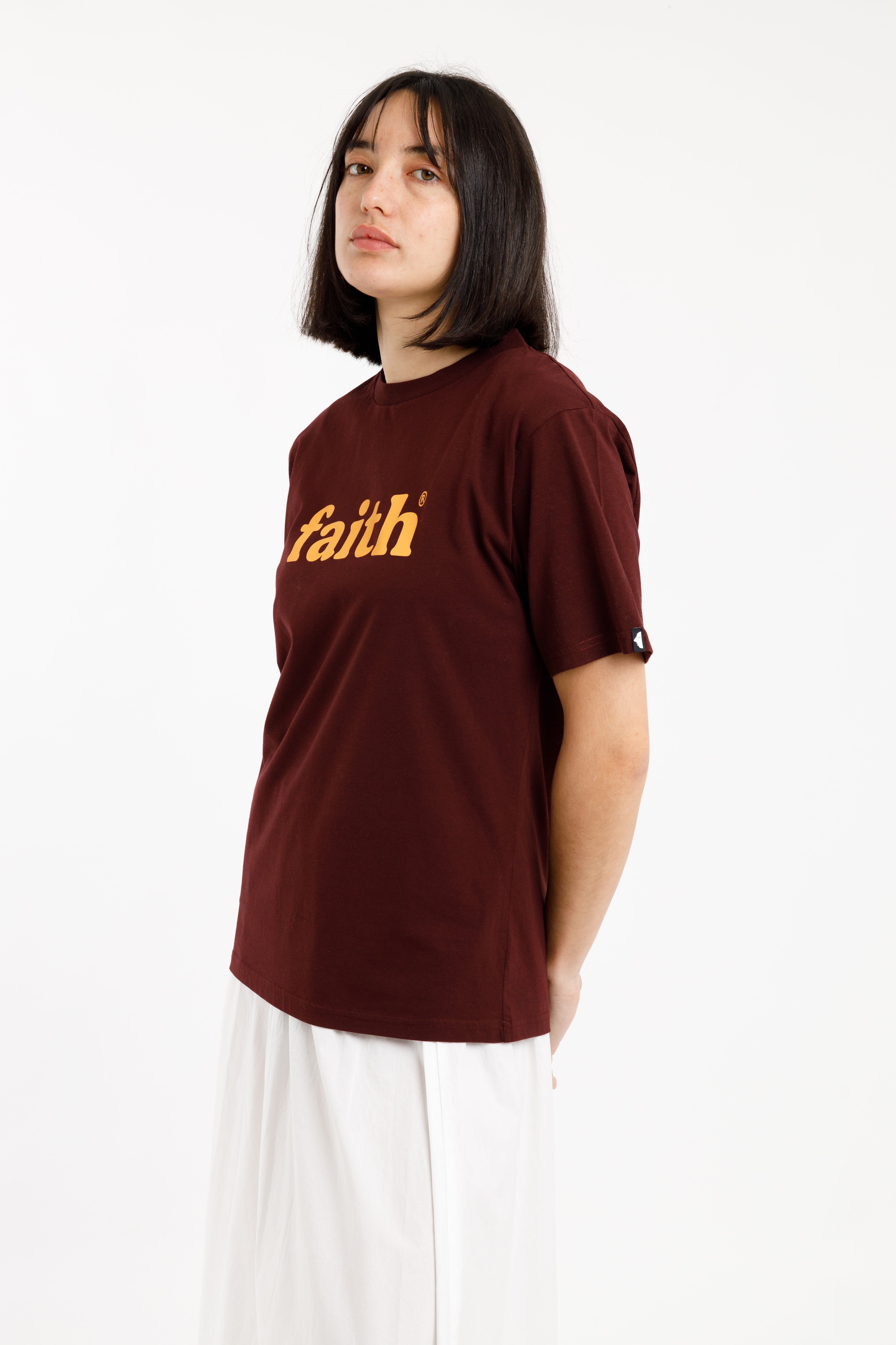 FAITH TEE - BURGUNDY
