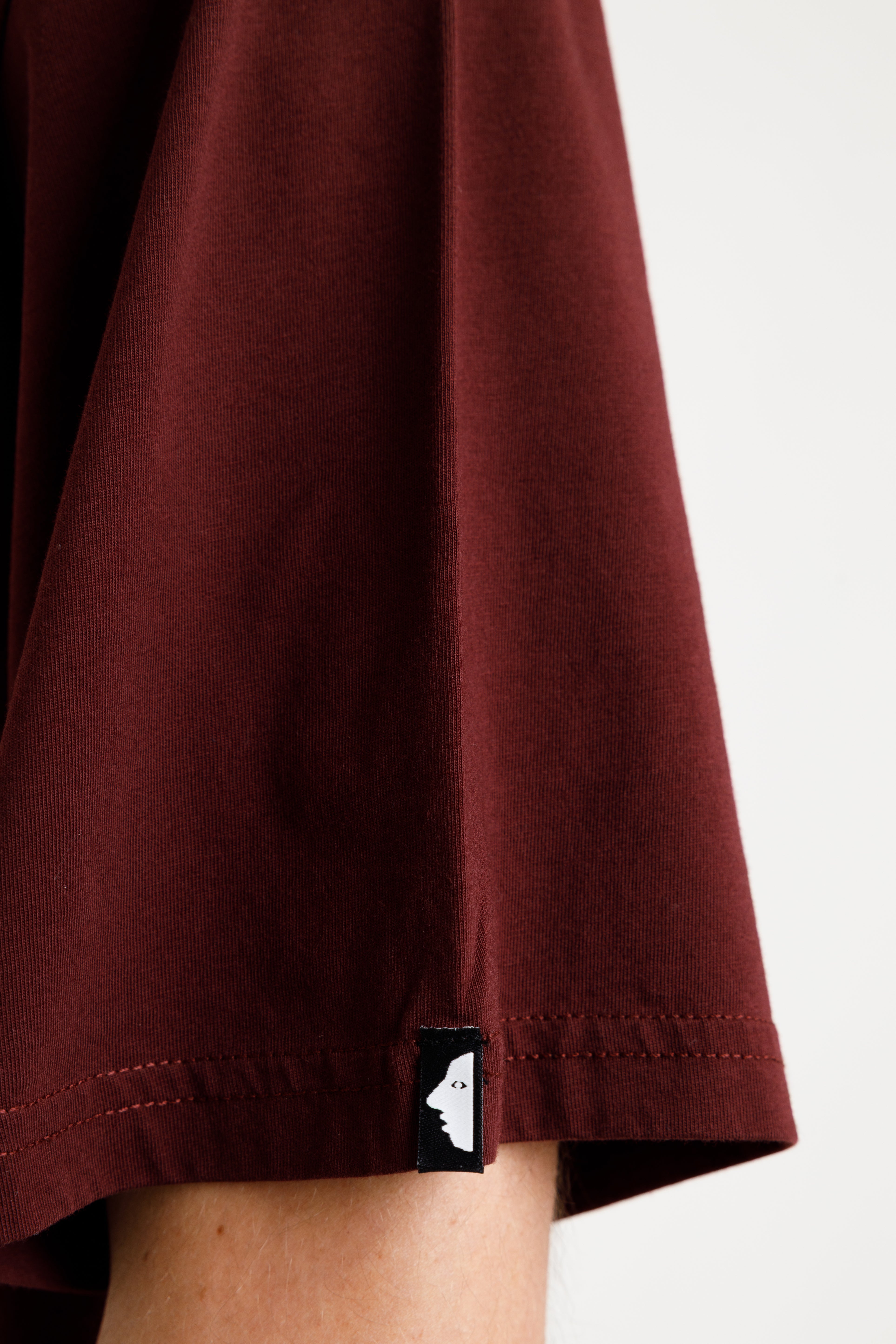 FAITH TEE - BURGUNDY